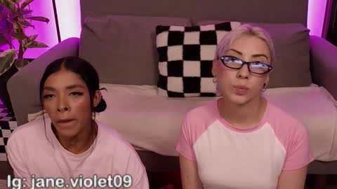 Snapshot of violettgrey_ chatting on 12.16.25 Violet online show from 12.16.25