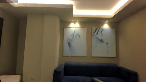 Violett  online show from 12.20.25