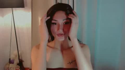 Snapshot of virgenpearl chatting on 09.10.25 Pearl online show from 09.10.25