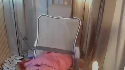 Snapshot of virgenpearl chatting on 11.12.25 Pearl online show from 11.12.25