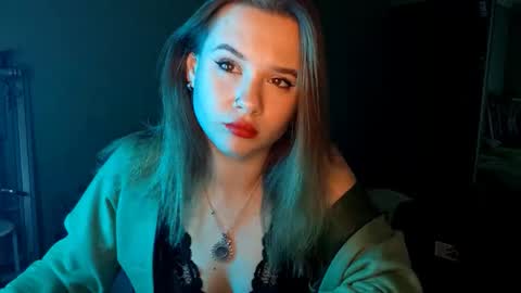Mia online show from 10.21.25
