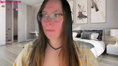 Victoria Romans online show from 09.19.25