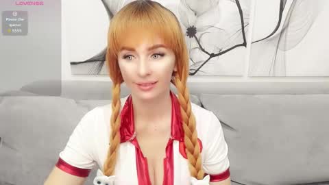 Snapshot of vita_flowen chatting on 11.18.25 Vita online show from 11.18.25