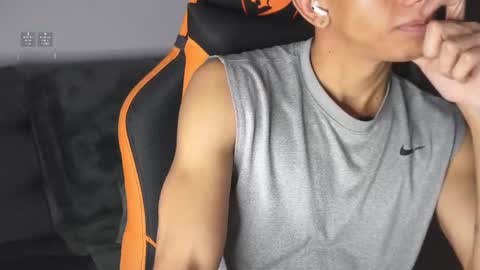 Snapshot of vito_benz chatting on 03.11.25 VITO BENZ online show from 03.11.25