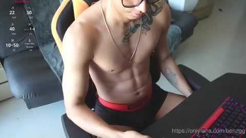 VITO BENZ online show from 12.19.25