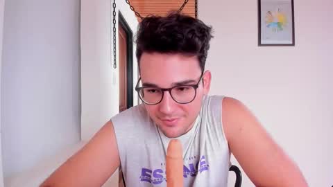 Snapshot of vito_ferrero chatting on 10.23.25 Vito Ferrer online show from 10.23.25