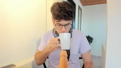 Snapshot of vito_ferrero chatting on 11.15.25 Vito Ferrer online show from 11.15.25