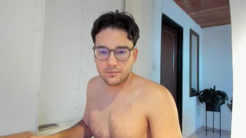 Snapshot of vito_ferrero chatting on 12.14.25 Vito Ferrer online show from 12.14.25