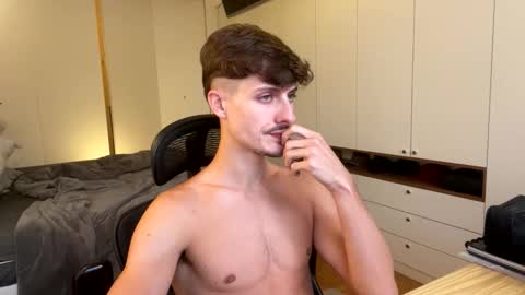 vitoraugustoxxx online show from 03.04.26