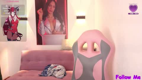 Snapshot of vittoria_lombardi07 chatting on 10.28.25 VITTORIA online show from 10.28.25