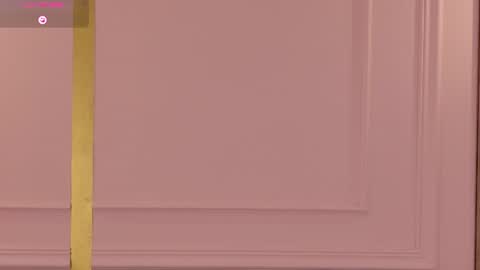 Snapshot of vivi_west chatting on 06.20.26 vivi_west online show from 06.20.26