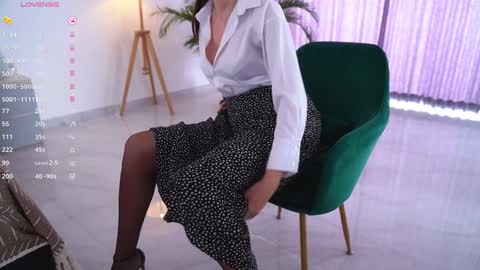 Snapshot of vivian_cb chatting on 12.15.24 Vivian online show from 12.15.24