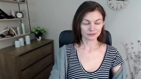 Vivian online show from 12.14.24