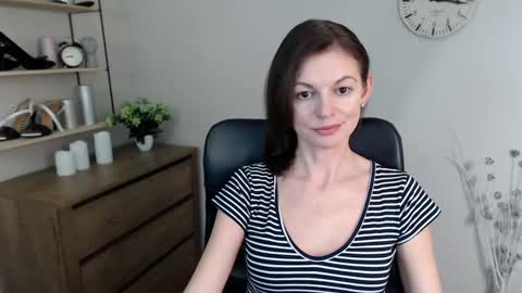 Vivian online show from 12.14.24