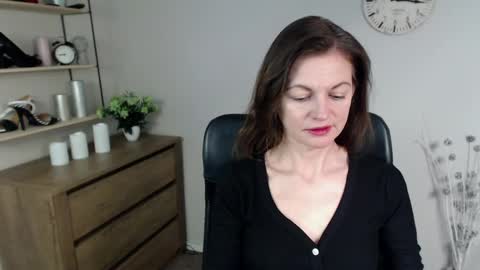 Vivian online show from 12.19.24