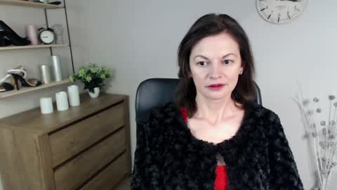 Vivian online show from 12.30.24