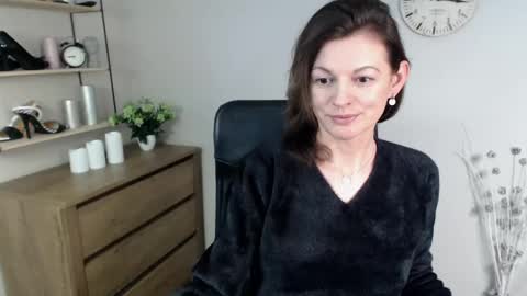 Vivian online show from 01.02.25