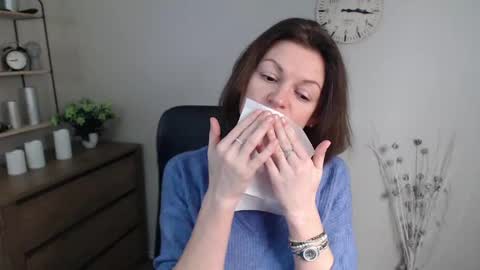 Vivian online show from 01.13.25