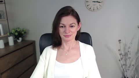 Vivian online show from 01.22.25