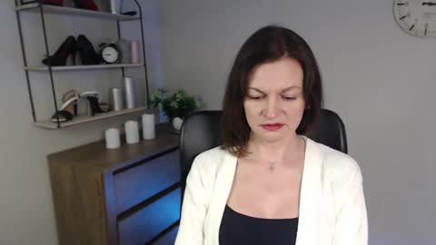 Vivian online show from 02.14.25