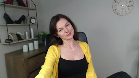 Vivian online show from 02.27.25