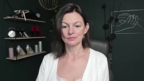 Vivian online show from 09.29.25