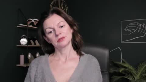 Vivian online show from 10.24.25