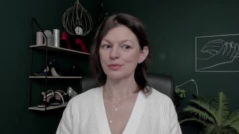 Vivian online show from 11.25.25