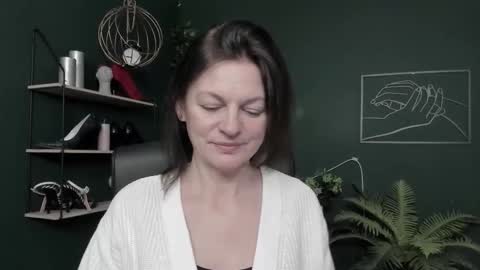 Vivian online show from 02.05.26