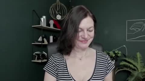 Vivian online show from 03.16.26