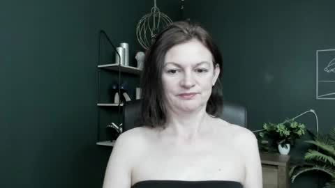 Vivian online show from 06.08.26