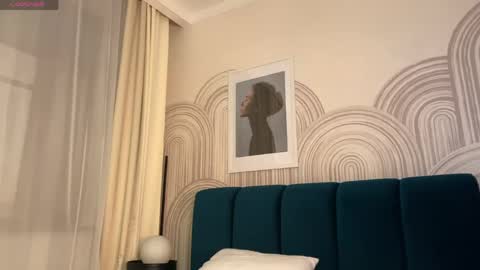 Vivian Evans online show from 04.18.26