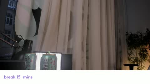 Snapshot of vivian_qwerty chatting on 12.15.24 vivian_qwerty online show from 12.15.24