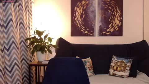 Vivian online show from 02.08.25