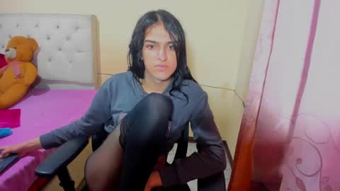 instagram Viviana73215 online show from 12.23.24