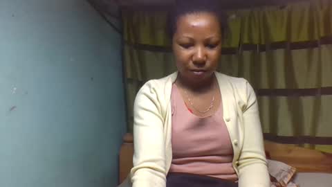 Snapshot of viviane0812 chatting on 09.12.25 viviane0812 online show from 09.12.25