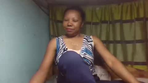 Snapshot of viviane0812 chatting on 10.05.25 viviane0812 online show from 10.05.25