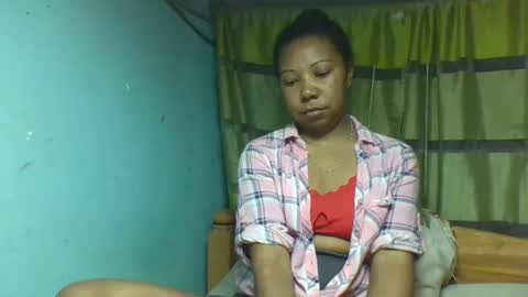 Snapshot of viviane0812 chatting on 11.19.25 viviane0812 online show from 11.19.25