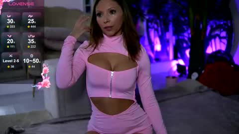 Snapshot of vivianestein chatting on 11.16.25 Vivi online show from 11.16.25