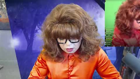 Snapshot of vivianfrost chatting on 10.08.25 VivianFrosty online show from 10.08.25