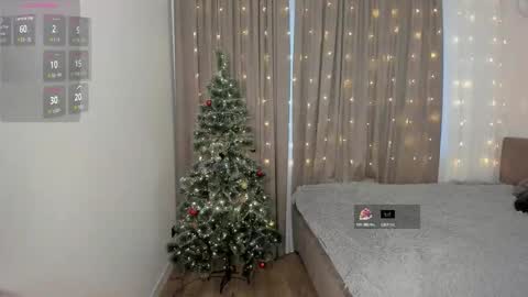 Snapshot of viviannayt chatting on 12.15.25 viviannayt online show from 12.15.25