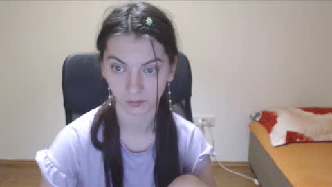 Snapshot of vivianngray chatting on 12.06.24 Vivian Gray online show from 12.06.24