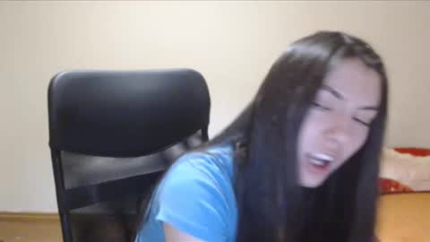 Snapshot of vivianngray chatting on 12.17.24 Vivian Gray online show from 12.17.24