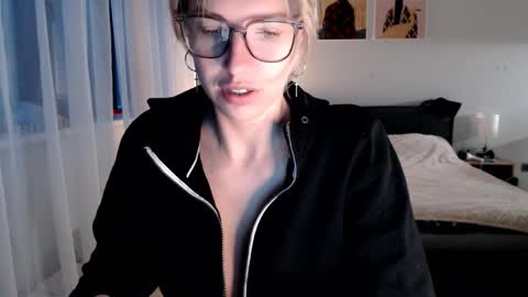 VI       online show from 02.17.25