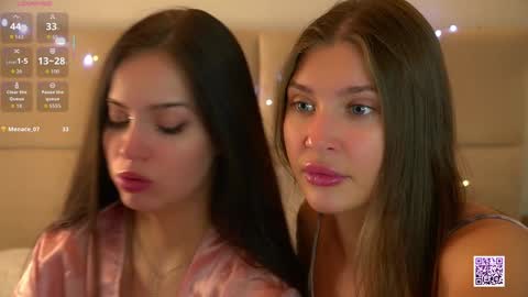 Snapshot of vivid_girls chatting on 01.12.26 Nelly and Mari online show from 01.12.26