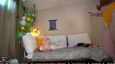 Snapshot of vivid_whit chatting on 04.07.26 Whitney online show from 04.07.26