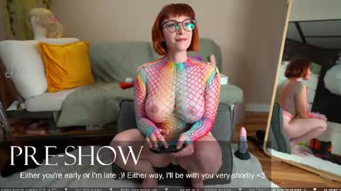 Snapshot of vivid_whit chatting on 07.27.26 Whitney online show from 07.27.26