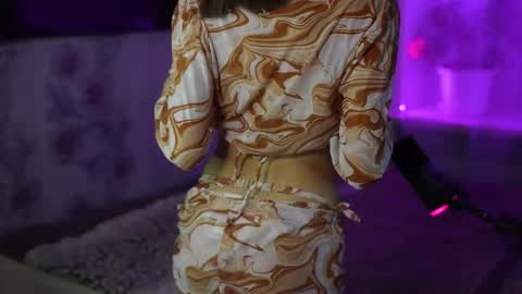 Snapshot of vivien_cutie chatting on 09.29.25 vivien_cutie online show from 09.29.25