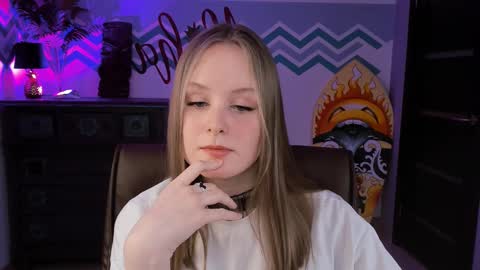 Vivien online show from 03.02.25