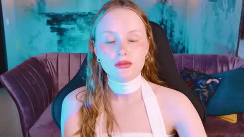 Vivien online show from 11.01.25